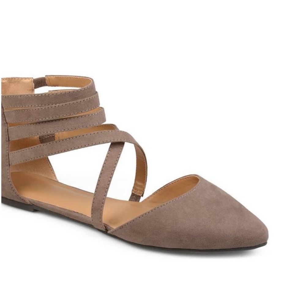 WOMEN'S JOURNEE COLLECTION MARLEE FLATS(new with box)